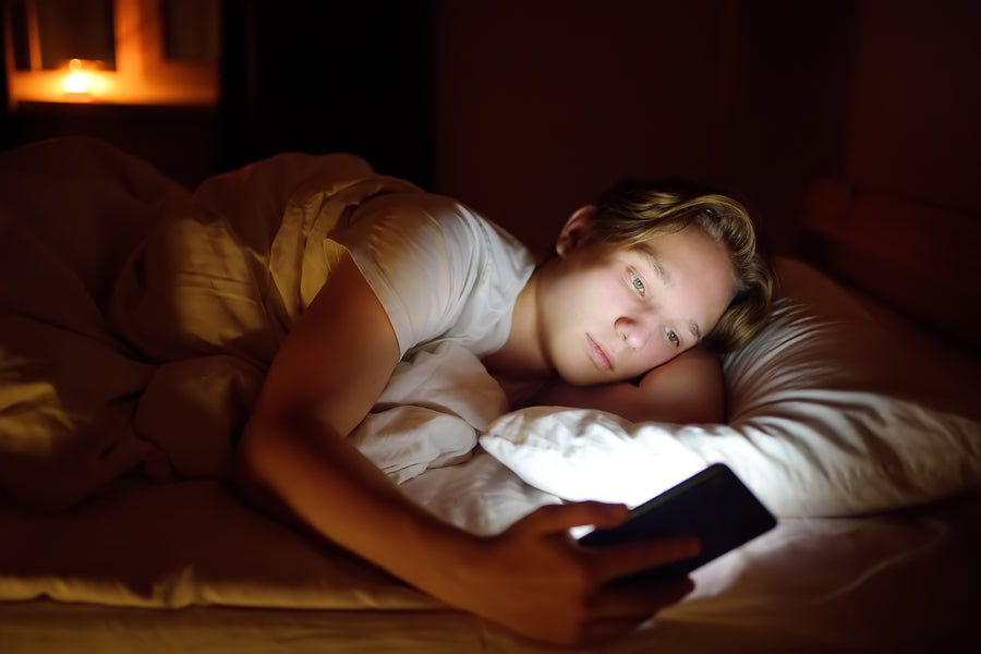 Should Parents Introduce Rules on the Use of Phones at Night?