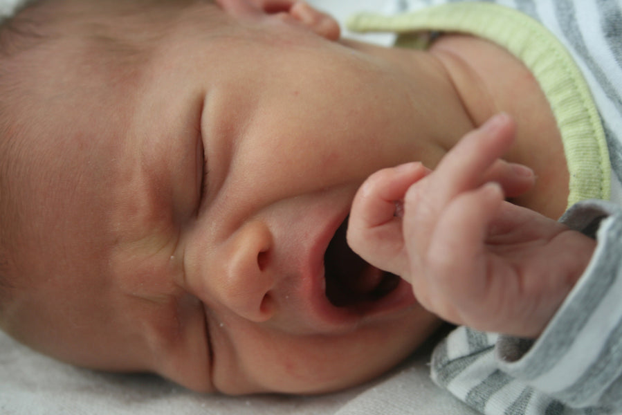 Natural Remedies for Young Babies Who Cry from Colic